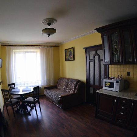 3-Room Apartments In Central City Lviv Extérieur photo