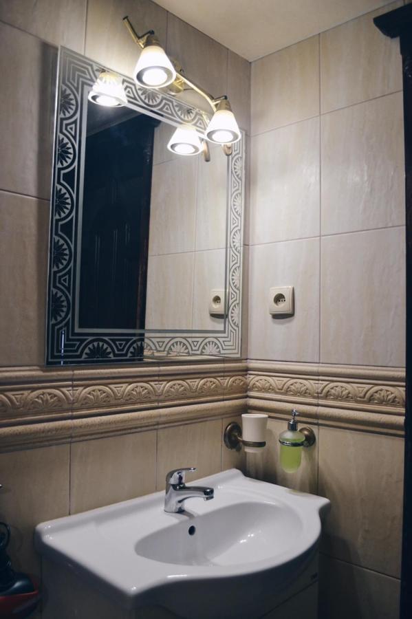 3-Room Apartments In Central City Lviv Extérieur photo