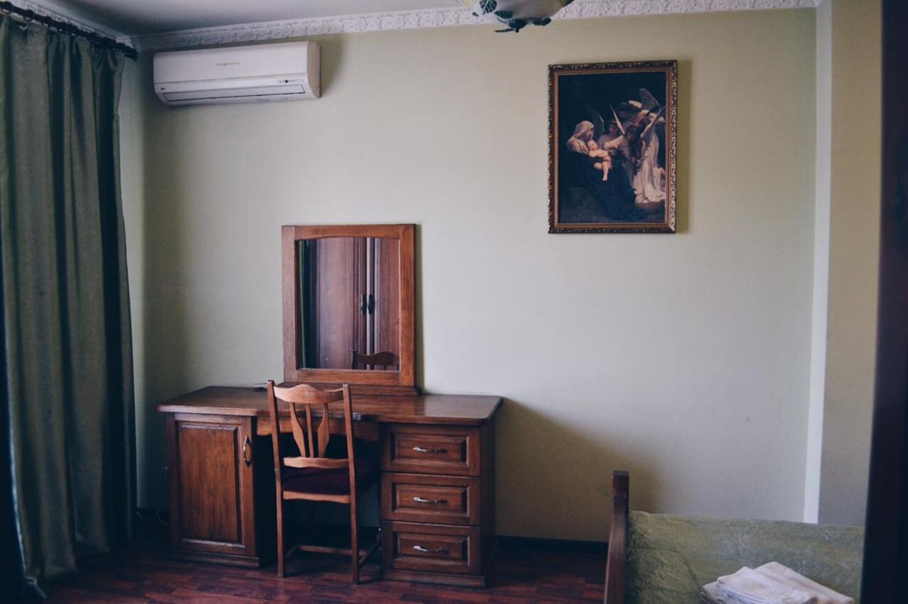 3-Room Apartments In Central City Lviv Extérieur photo