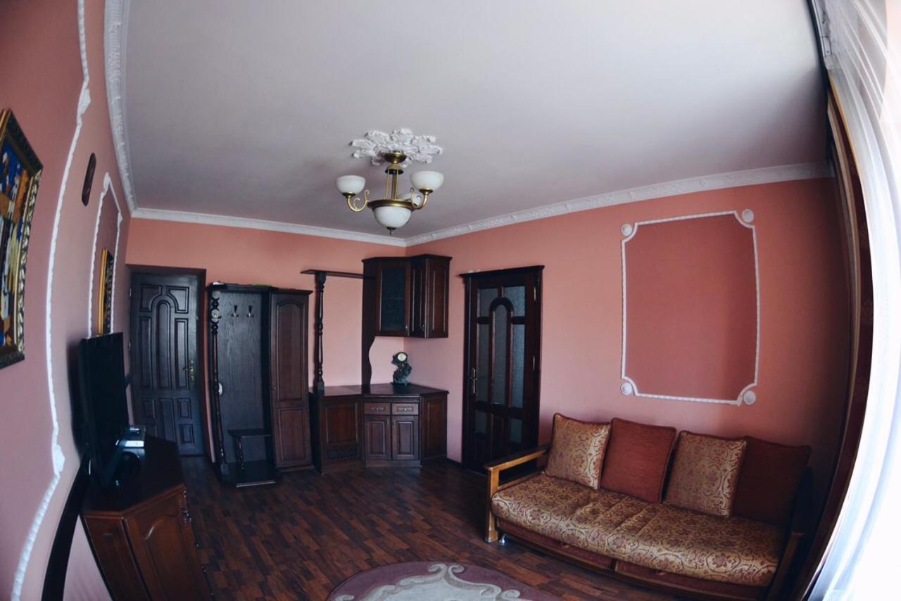 3-Room Apartments In Central City Lviv Extérieur photo